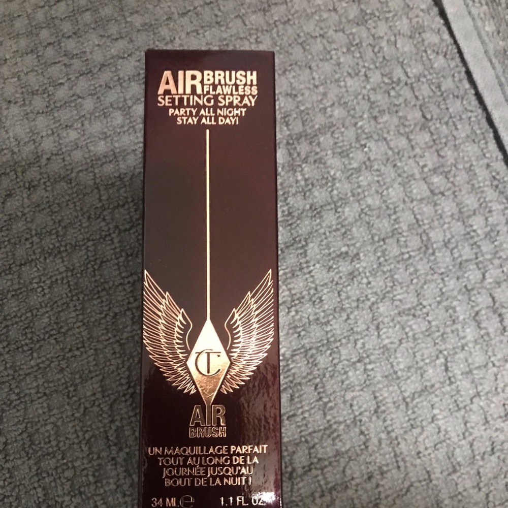 Charlotte Tilbury Air brush flawless setting spray. 1.1 FL oz